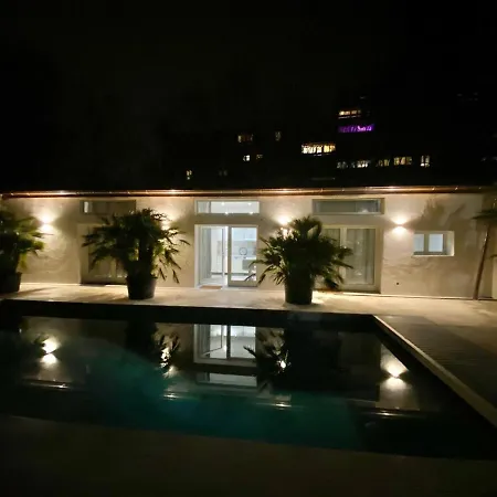 Mont-blanc Poolhouse Apartamento *