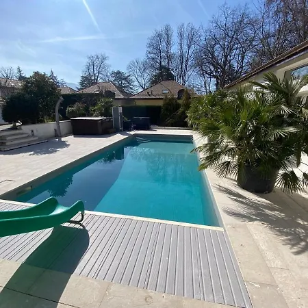 Mont-blanc Poolhouse *