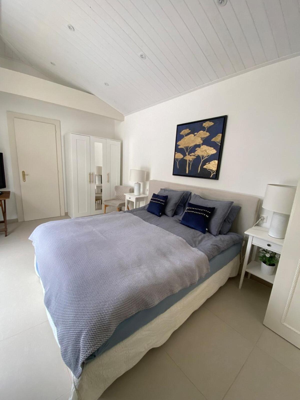 Mont-blanc Poolhouse Apartment